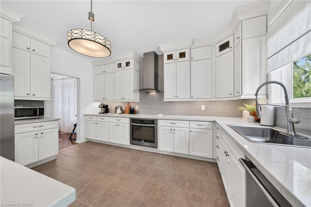 2203 Turnberry Road Property Photo 16