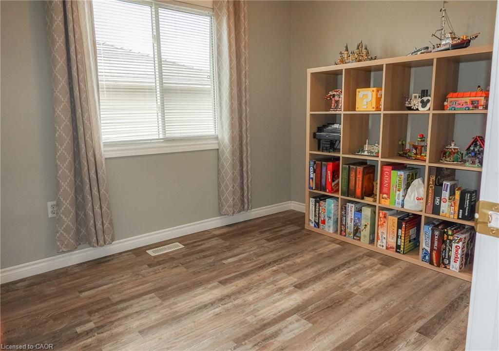 652 Salisbury Avenue Property Photo 15
