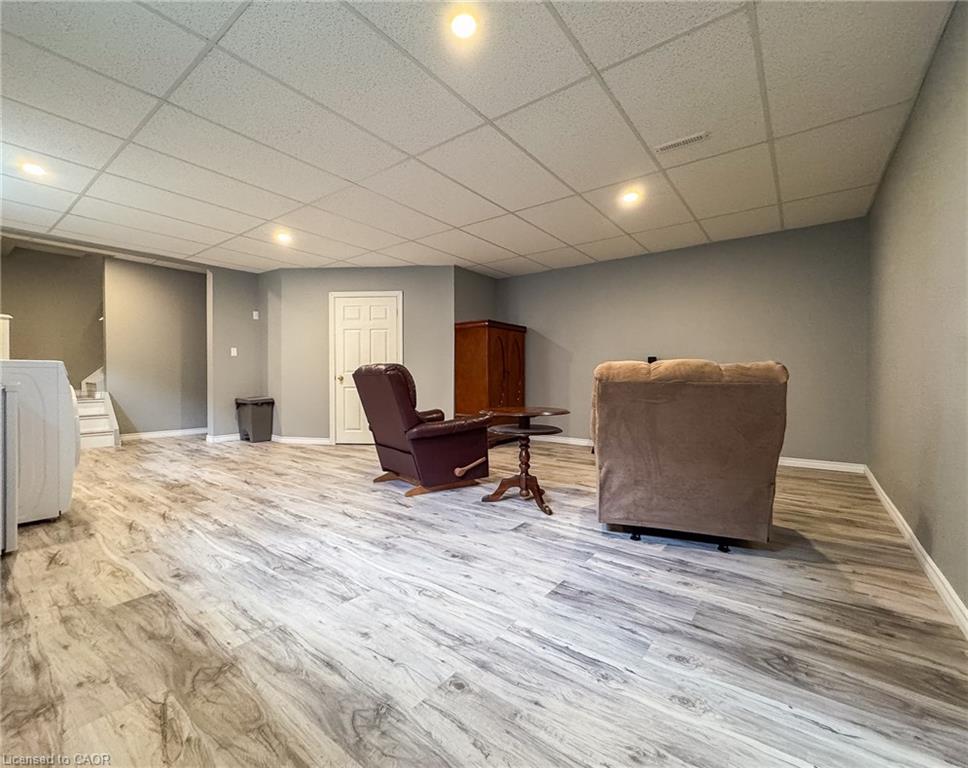 652 Salisbury Avenue Property Photo 18