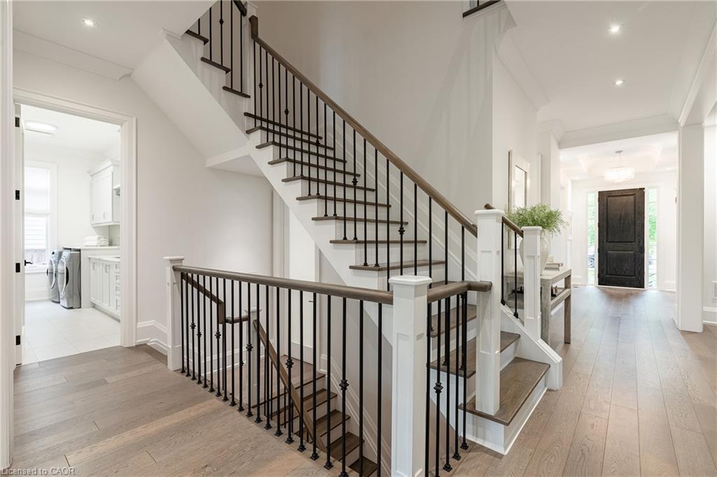 2458 Meadowood Crescent Property Photo 24