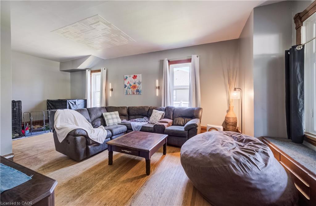 290 Turnberry Street Property Photo 8