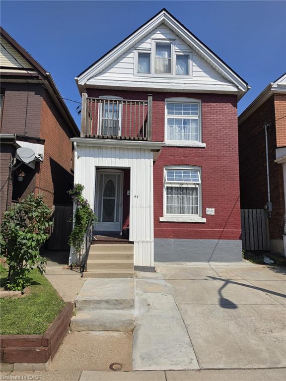 44 Arthur Avenue N Property Photo 1