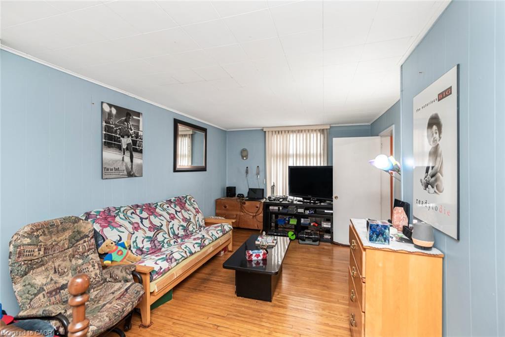 44 Arthur Avenue N Property Photo 5