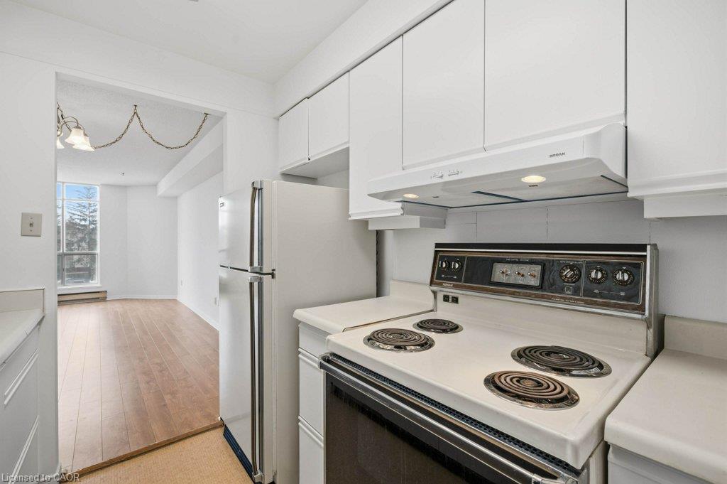 302-1414 King Street E Property Photo 9