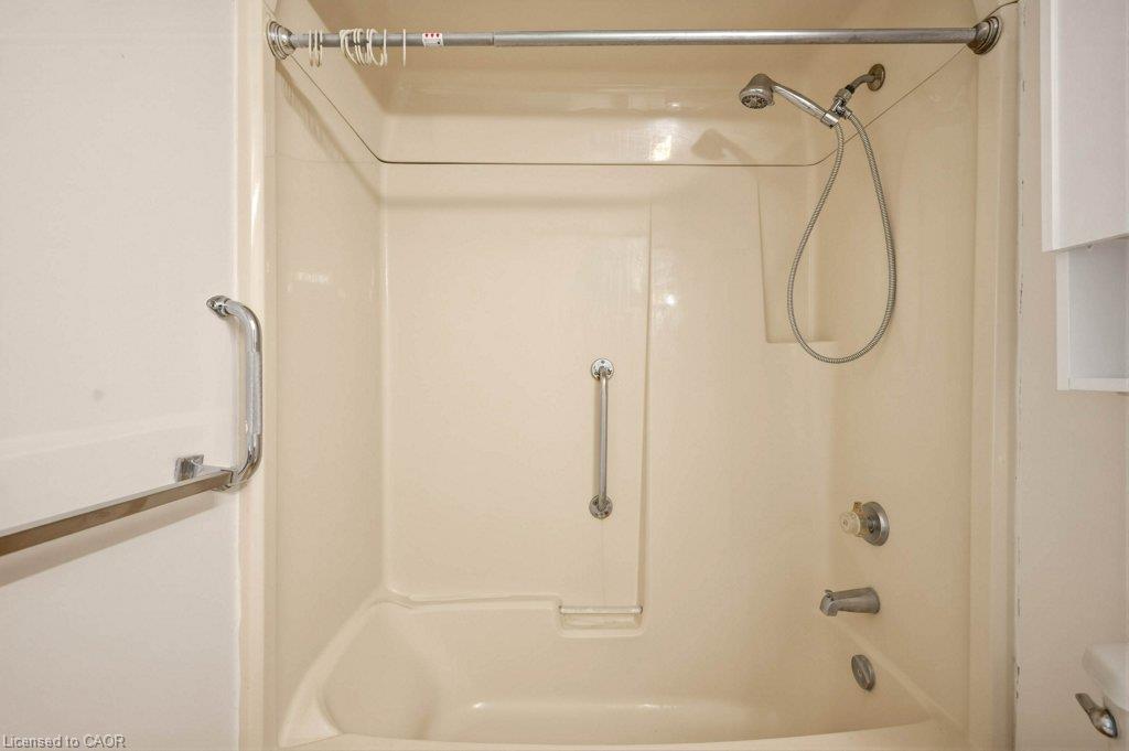 302-1414 King Street E Property Photo 19