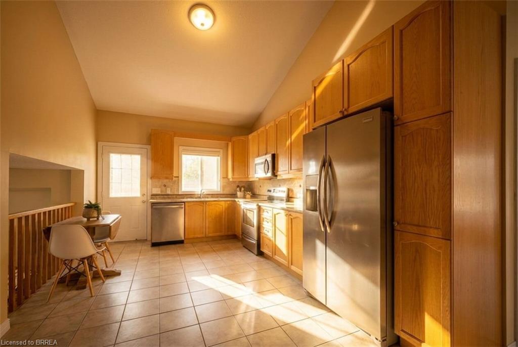 51 Sundance Crescent Property Photo 7