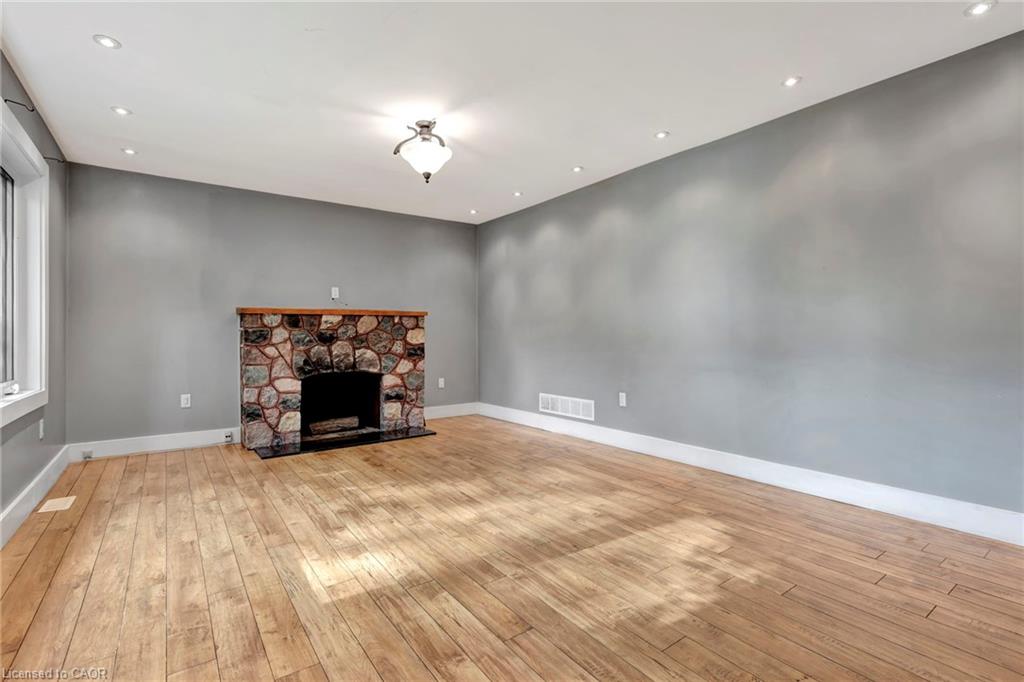 121 King Street E Property Photo 10