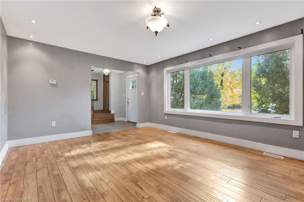 121 King Street E Property Photo 12
