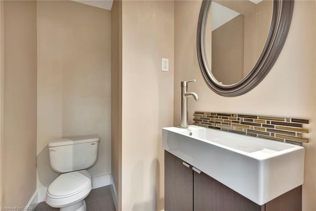 121 King Street E Property Photo 16