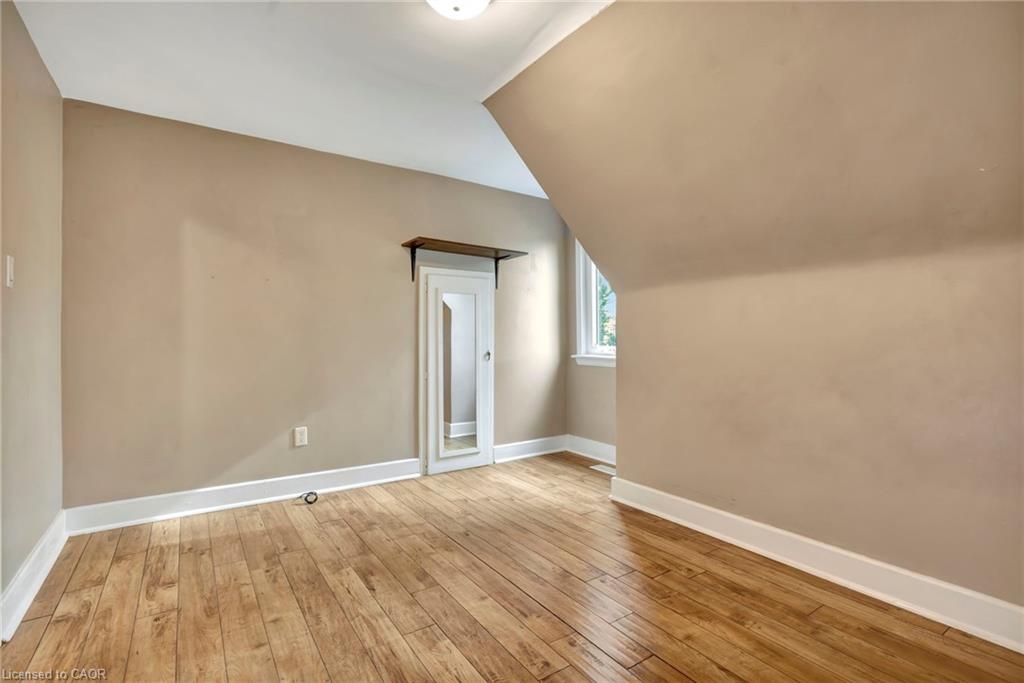 121 King Street E Property Photo 21