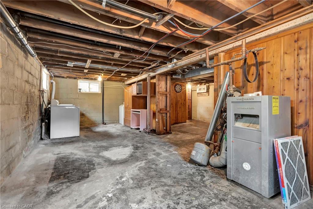 121 King Street E Property Photo 24