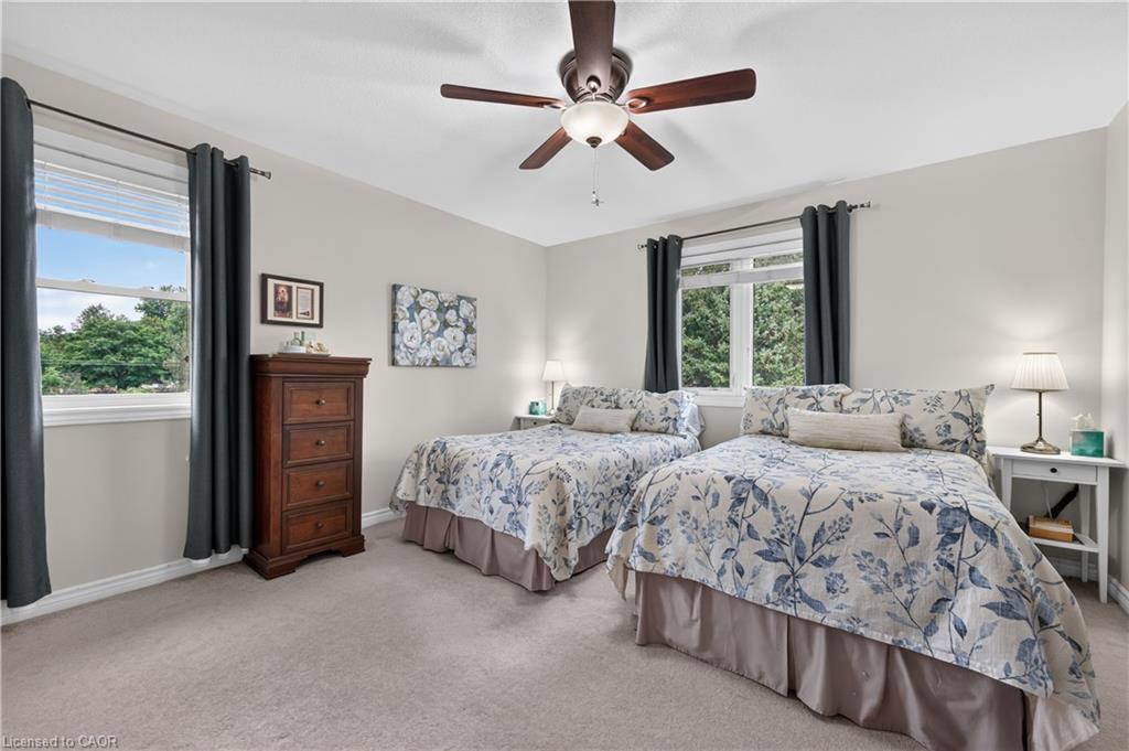 213 Margaret Street S Property Photo 12