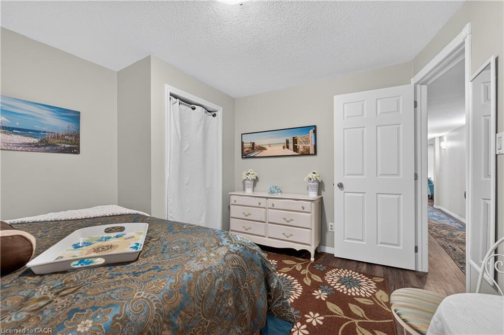 213 Margaret Street S Property Photo 29