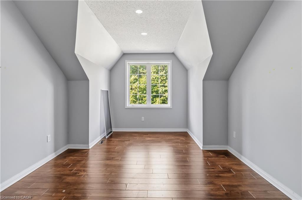 930 Lancaster Boulevard Property Photo 18
