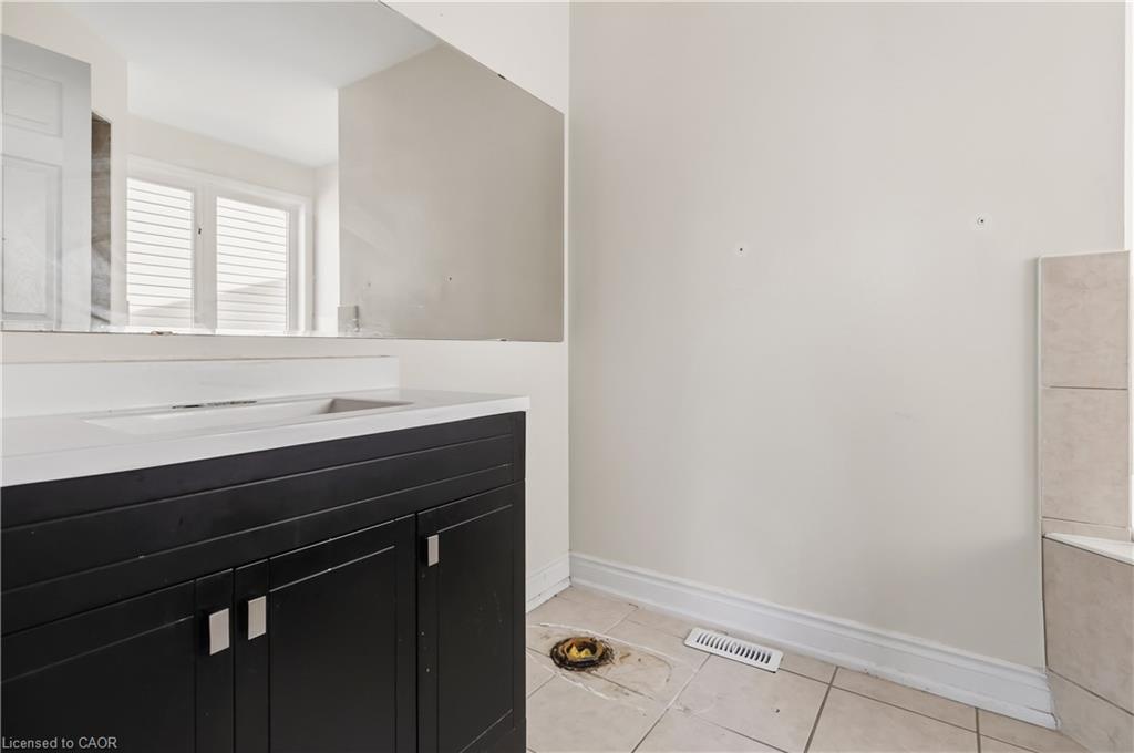 930 Lancaster Boulevard Property Photo 24