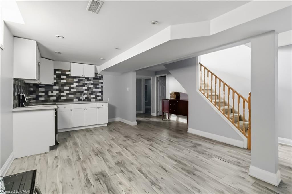 930 Lancaster Boulevard Property Photo 27