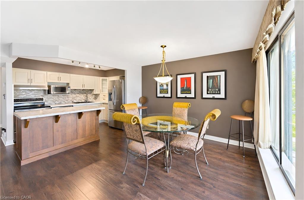 401-688 Preston Parkway Property Photo 3