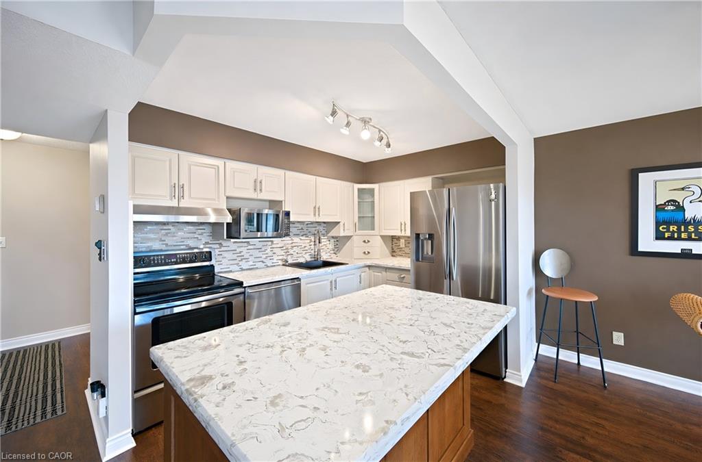 401-688 Preston Parkway Property Photo 6