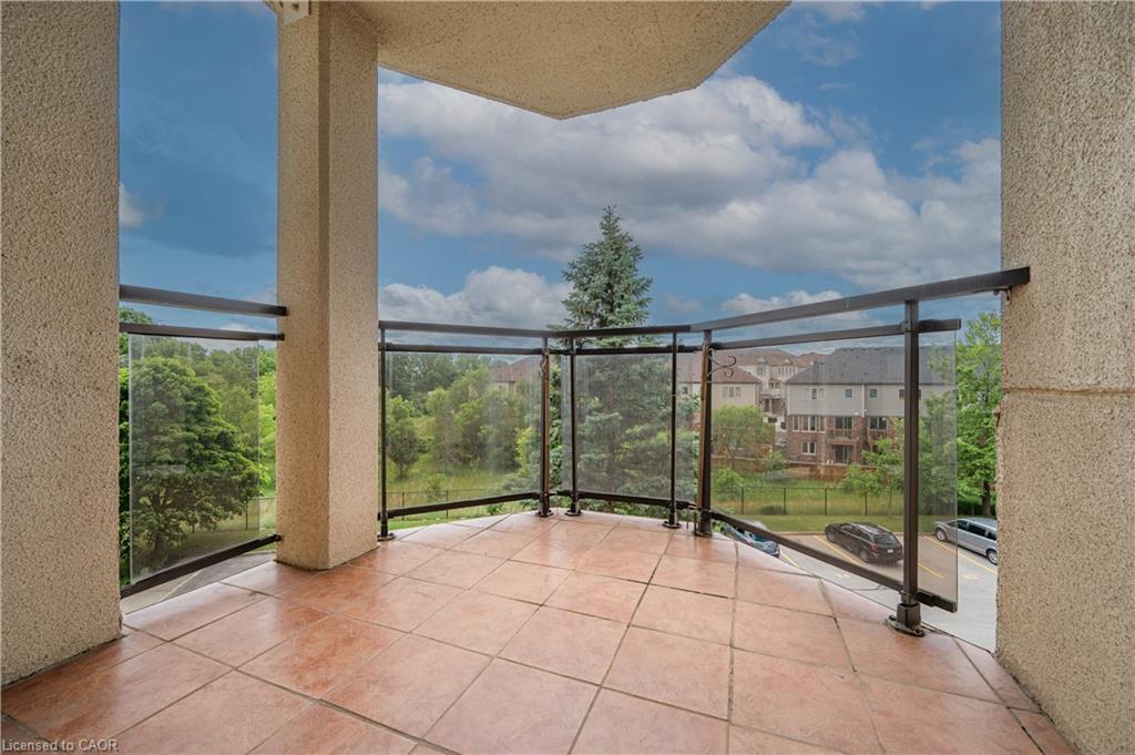 401-688 Preston Parkway Property Photo 8