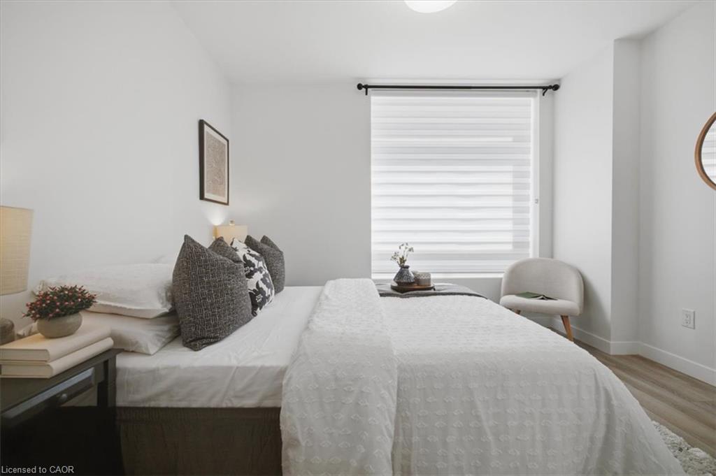 203-467 Charlton Avenue E Property Photo 28