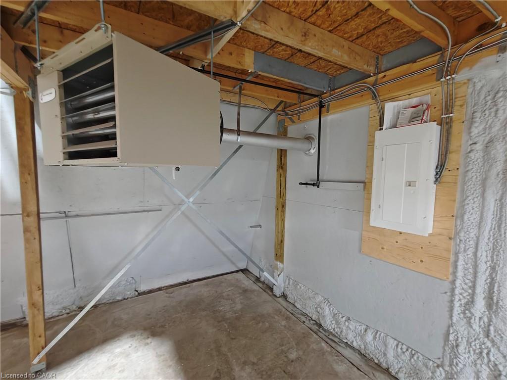 601 Lancaster Street W Property Photo 6
