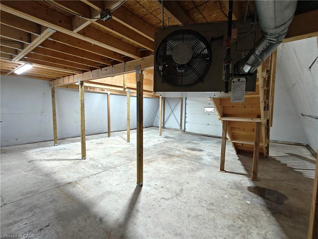 601 Lancaster Street W Property Photo 8
