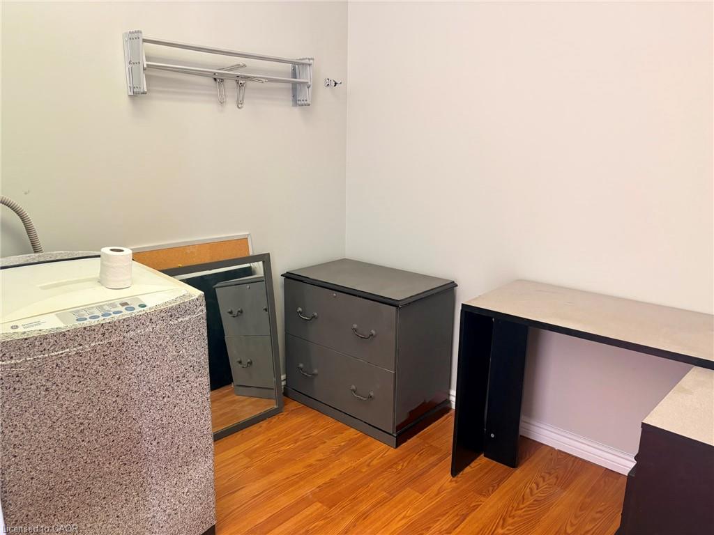 17 Colborne Street N Property Photo 5