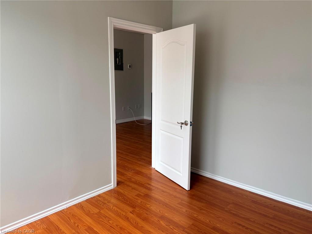 17 Colborne Street N Property Photo 6