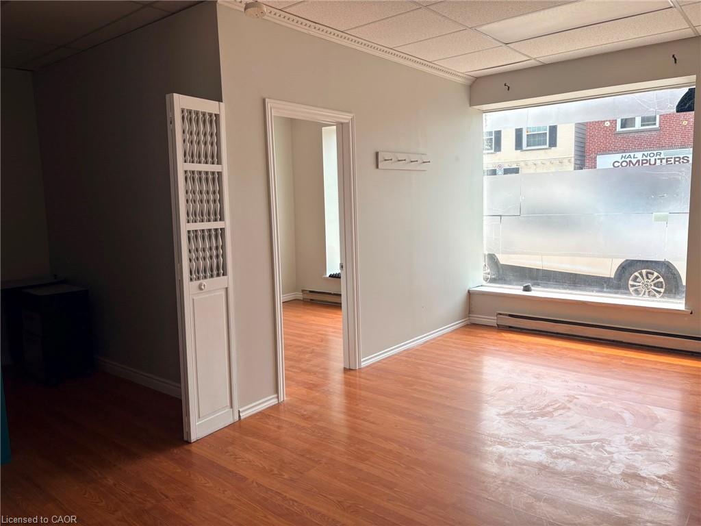 17 Colborne Street N Property Photo 9