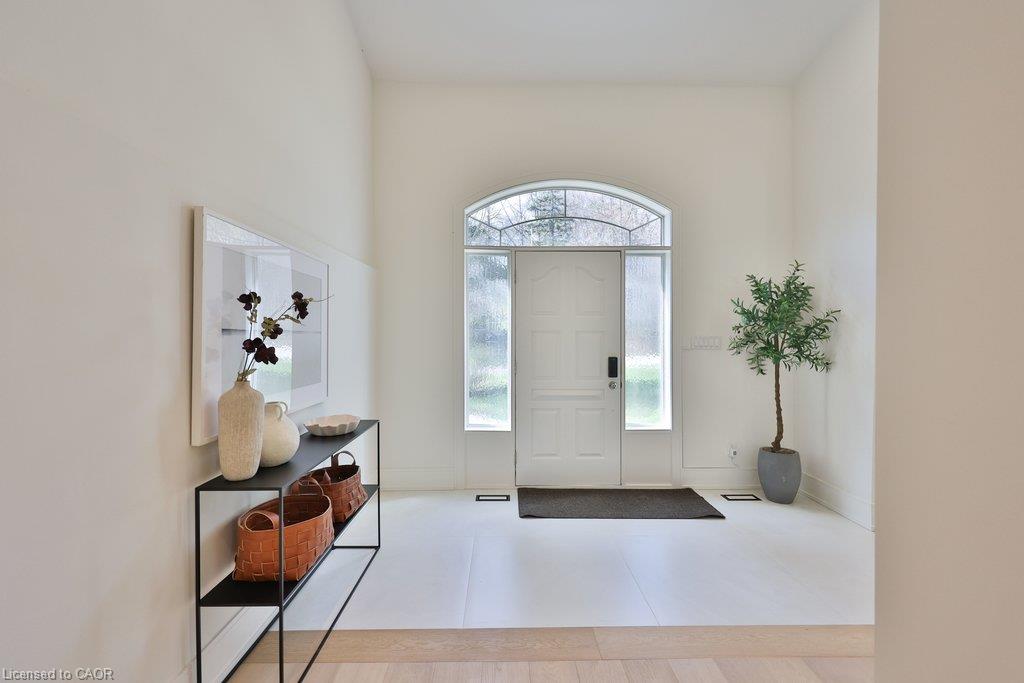 1340 Contour Drive Property Photo 4