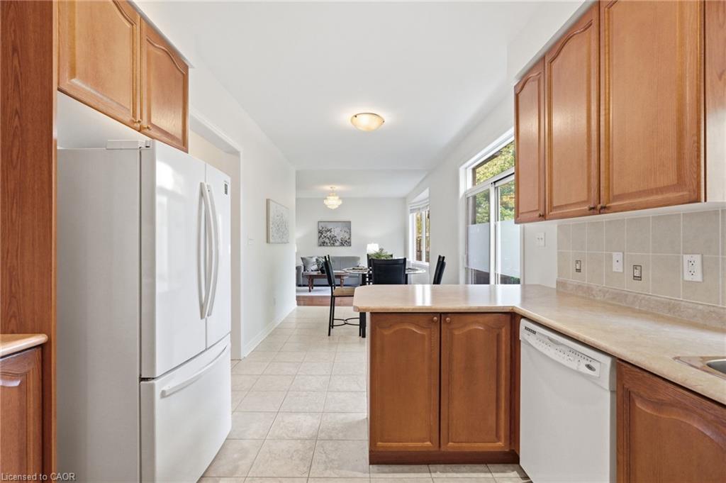 2241 Glazebrook Circle Property Photo 15