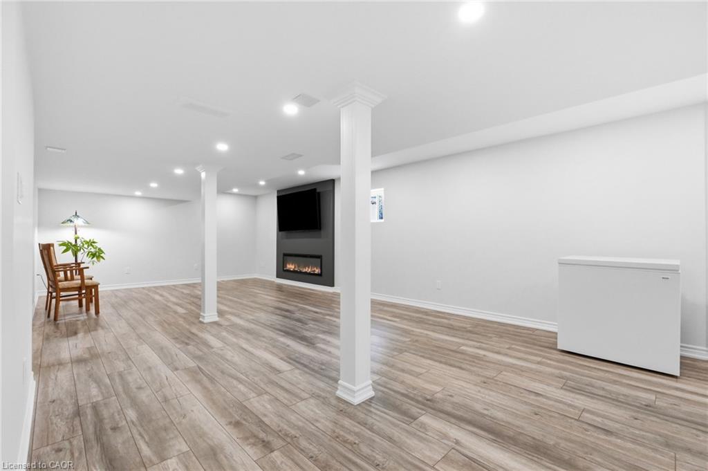 2241 Glazebrook Circle Property Photo 39