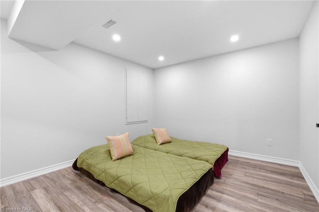 2241 Glazebrook Circle Property Photo 42