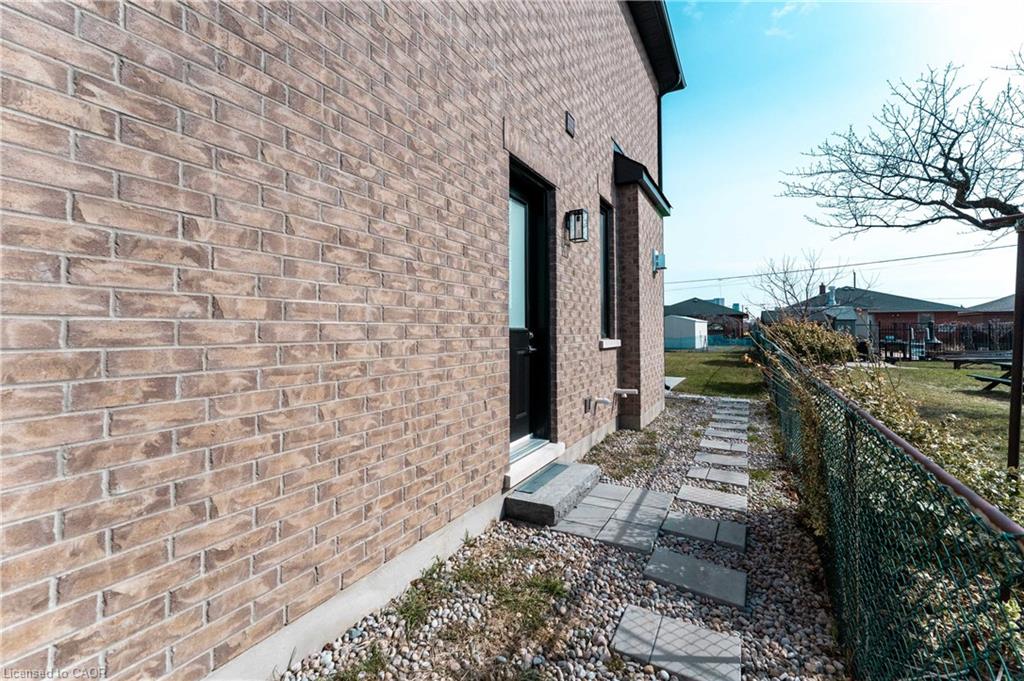 119 Jay Street Property Photo 34
