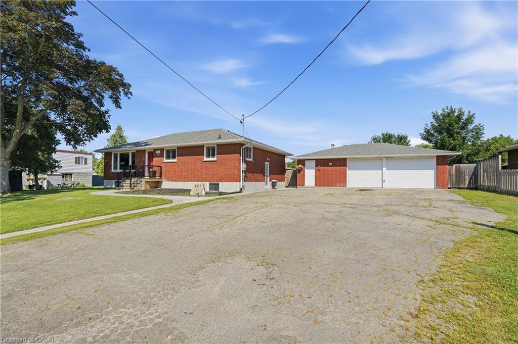 527 Walden Boulevard Property Photo 4