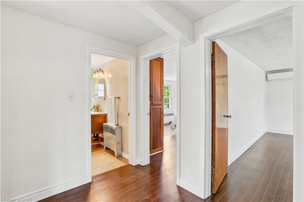 545 Mohawk Road W Property Photo 15