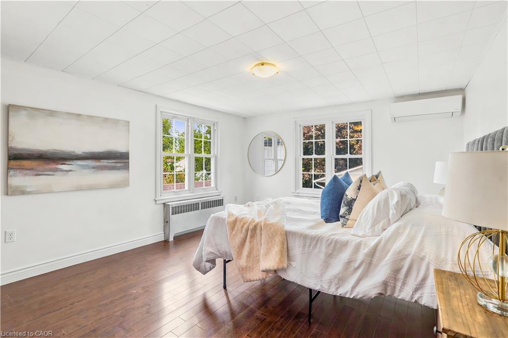 545 Mohawk Road W Property Photo 16