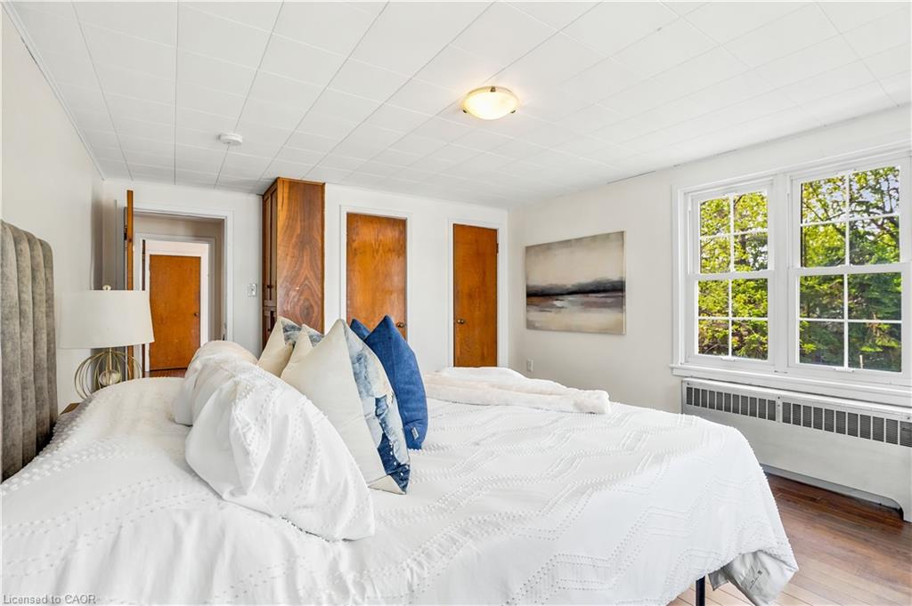 545 Mohawk Road W Property Photo 17
