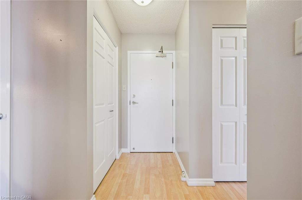 808-1414 King Street E Property Photo 9