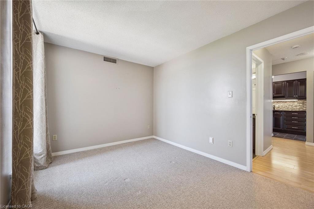 808-1414 King Street E Property Photo 24