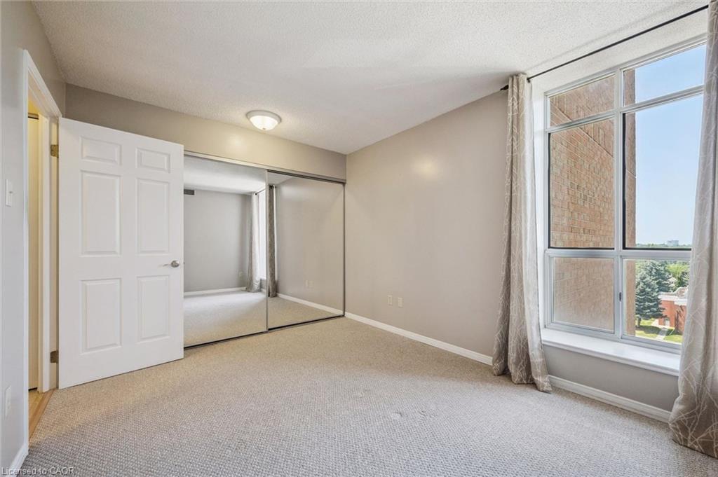 808-1414 King Street E Property Photo 26