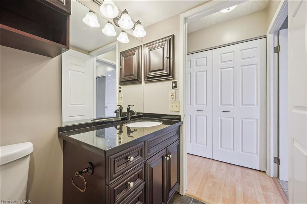 808-1414 King Street E Property Photo 28