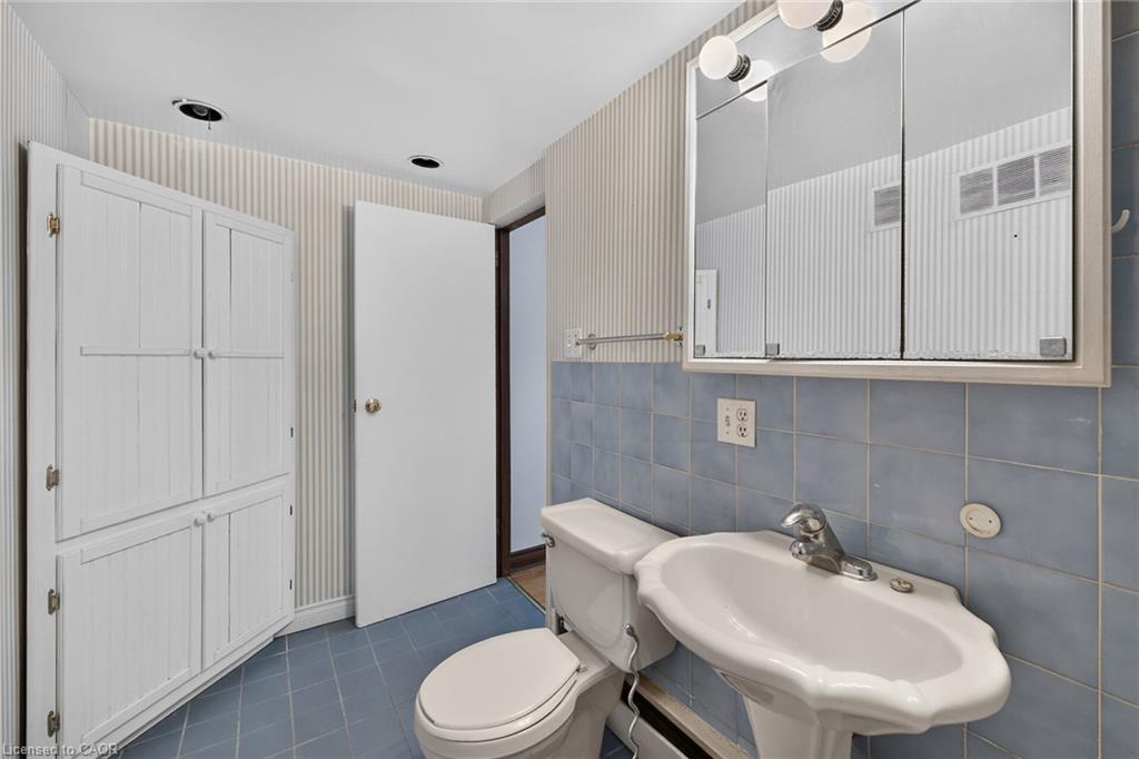 209-40 Robinson Street Property Photo 28