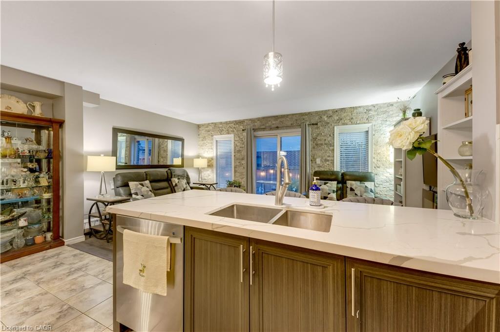 168 Maitland Street Property Photo 8