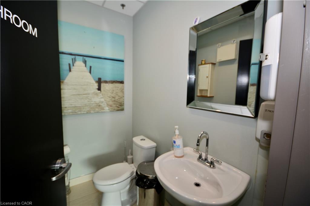 204-325 Winterberry Drive Property Photo 12