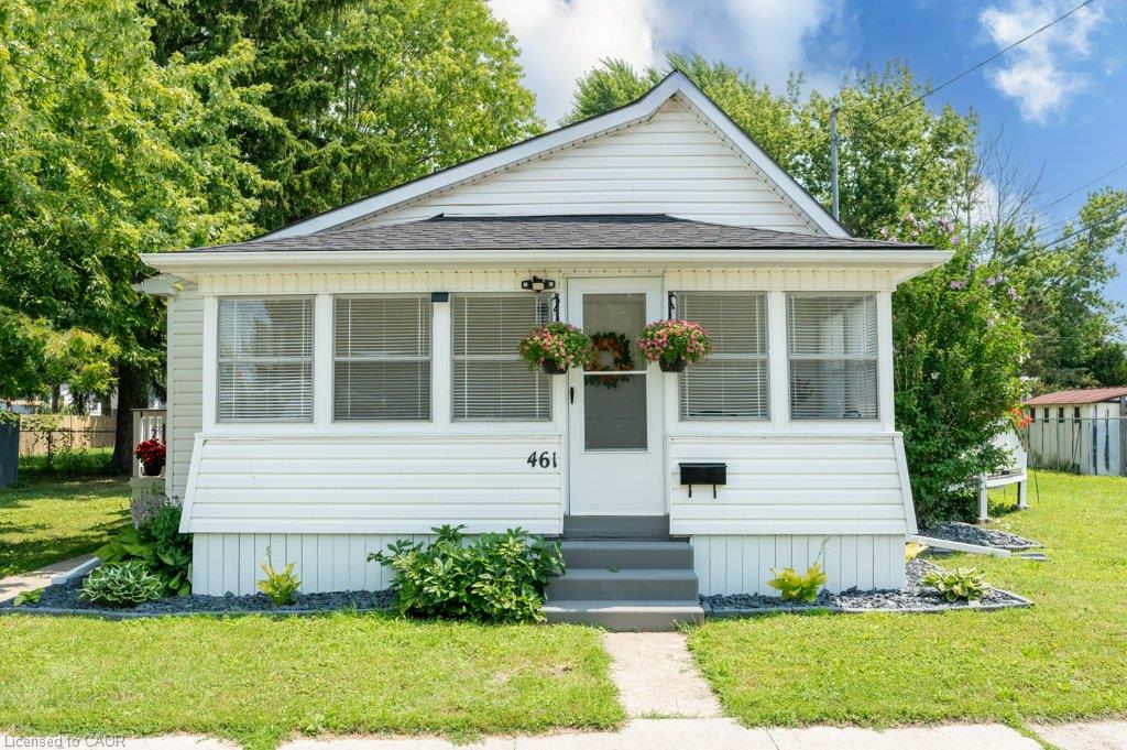 461 Selkirk Street Property Photo 1