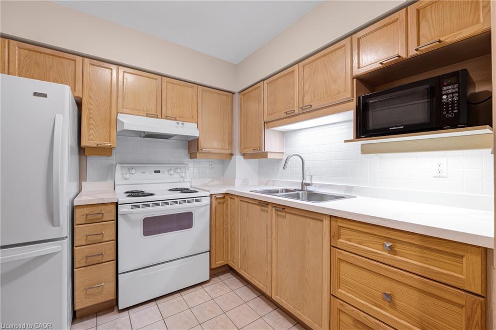 216-115 Bonis Avenue Property Photo 3
