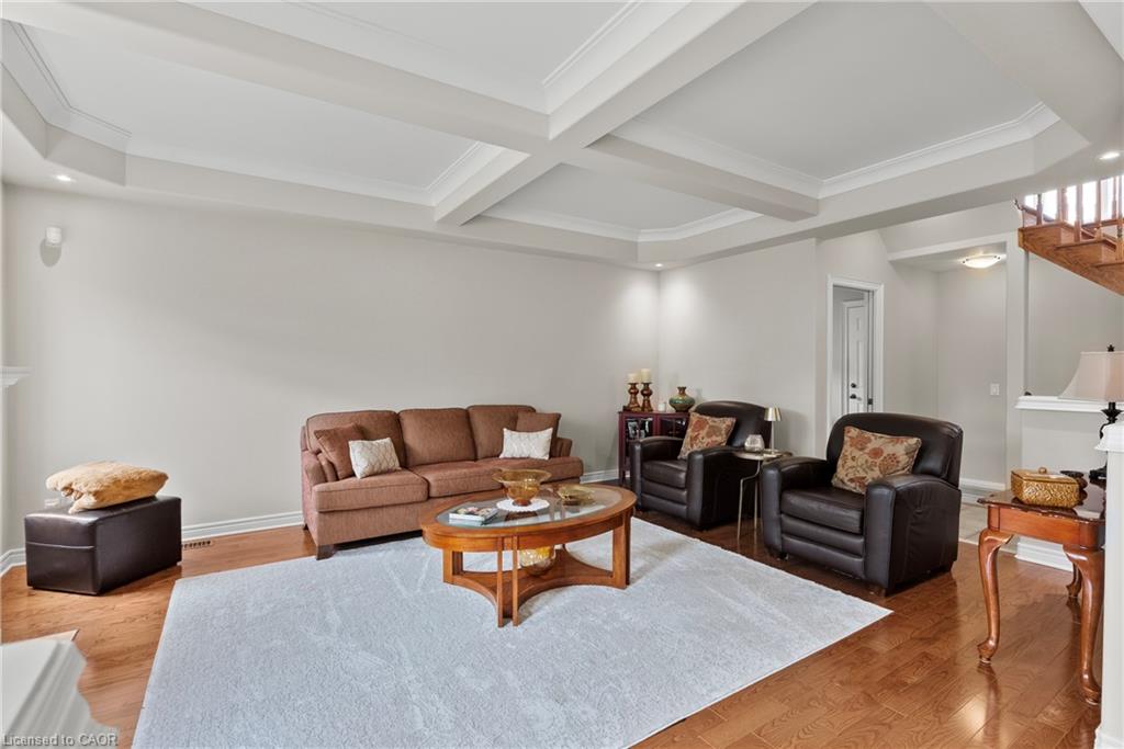 282 Winterberry Boulevard Property Photo 20