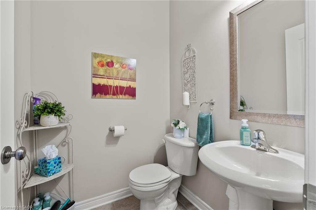 282 Winterberry Boulevard Property Photo 21