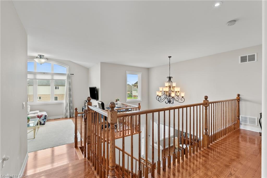 282 Winterberry Boulevard Property Photo 23